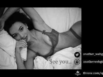 Watch _mariarty_ live