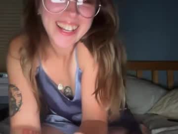 Watch daisydemeanor live