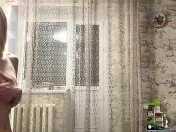 Watch dewdropdoll live