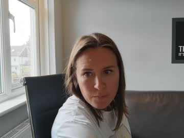 Watch eatmypie69 live