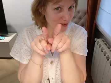 Watch gardner_ava live