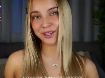 Watch lipswithsmileonthem live