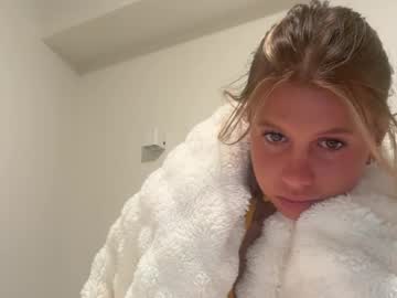 Watch petitebaddie349 live