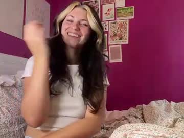 Watch rileybellee live