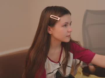 Watch tiny_miracle live